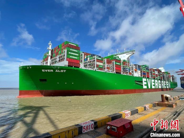 單船運能“天花板”不斷打破上?？诎丁按蟠?jīng)濟”方興未艾