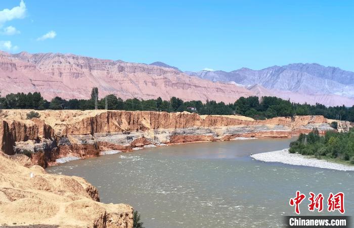 圖為黃河河曲?！埡ｖ?攝