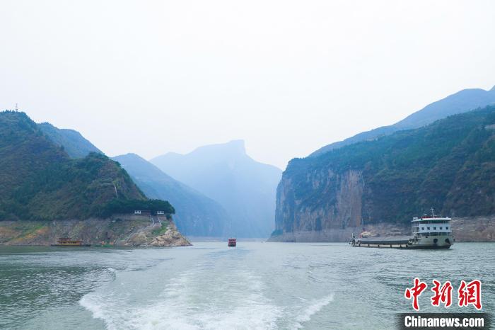 一場(chǎng)巡河“找茬”行動(dòng)，何以巡出碧水東流的長(zhǎng)江？