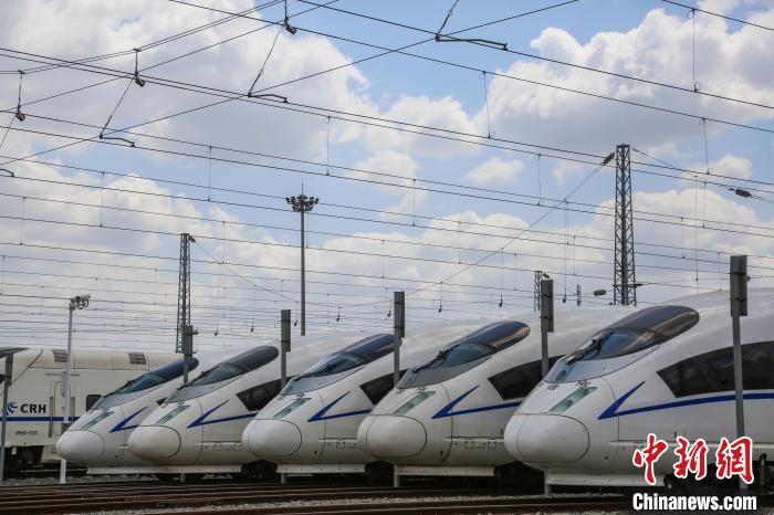 哈鐵管轄高鐵動(dòng)車組。　哈鐵提供