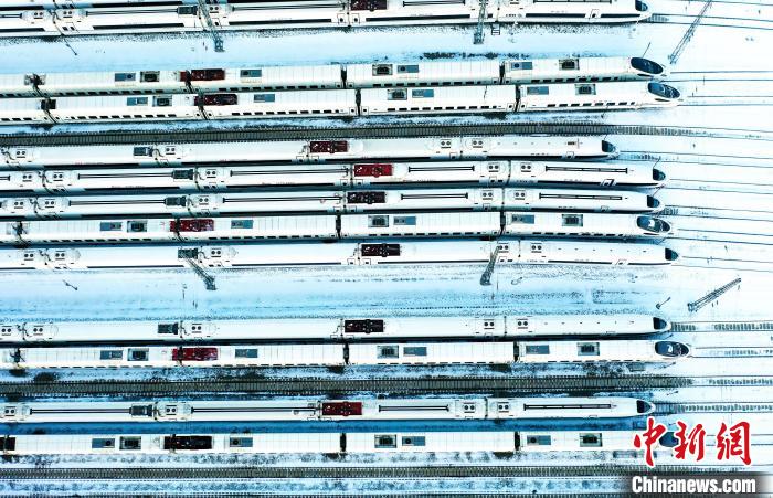 哈鐵管轄高鐵動(dòng)車組。　哈鐵提供