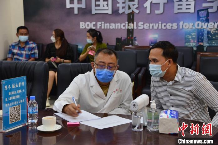 活動現(xiàn)場?！∮嘞娆B 攝