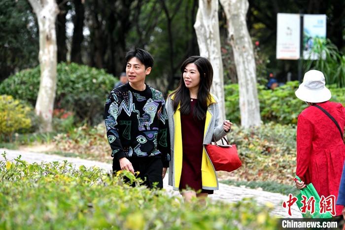 圖為3月15日，張家豪(左)與林佳臻在福建福州金山公園游玩。 <a target='_blank' href='/'><p  align=