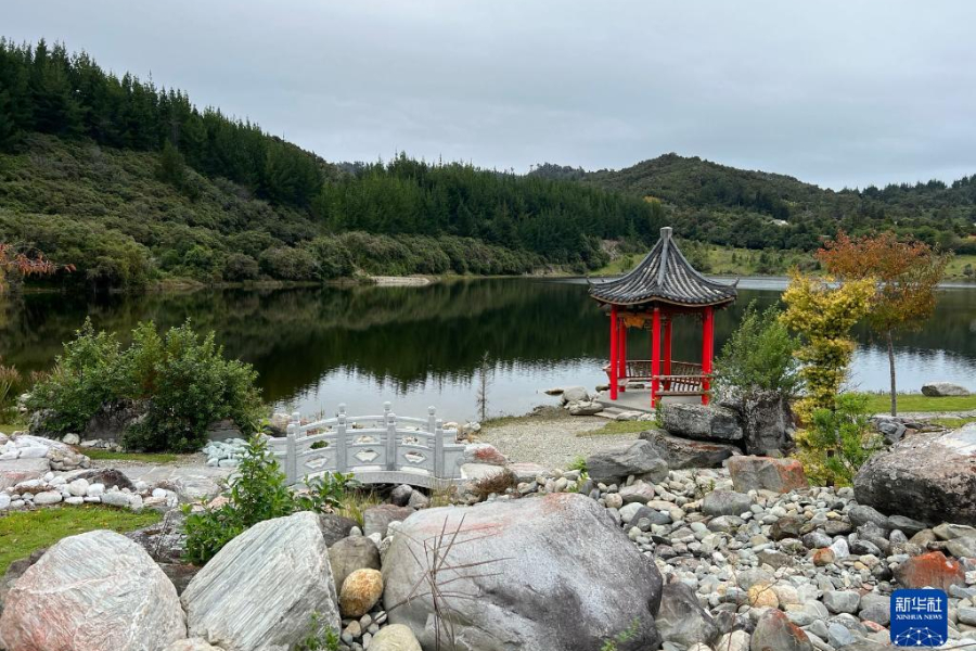 這是4月29日拍攝的新西蘭羅斯華人淘金紀(jì)念公園一角。新華社發(fā)（沃爾特 攝）