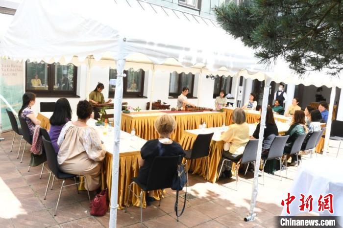 圖為活動現(xiàn)場?！“亓种袊幕行墓﹫D。