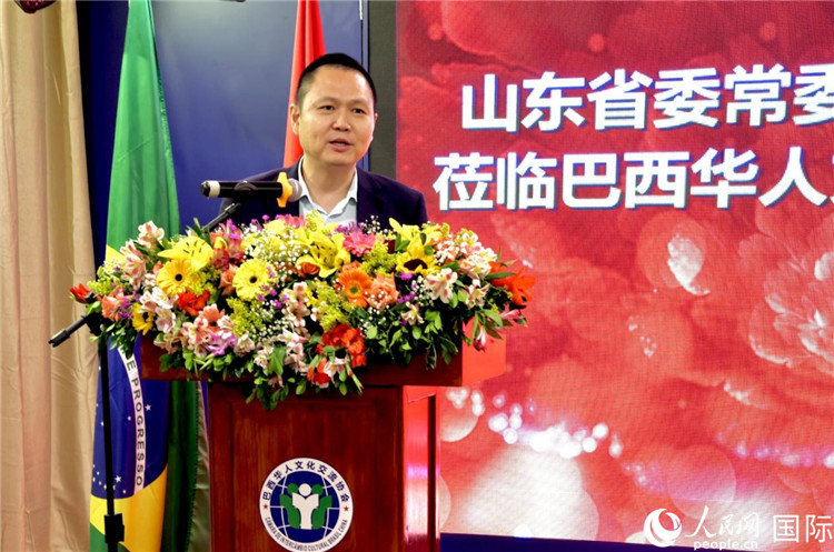 中國(guó)駐里約熱內(nèi)盧總領(lǐng)館副總領(lǐng)事王尉育致辭。人民網(wǎng)記者宋亦然攝