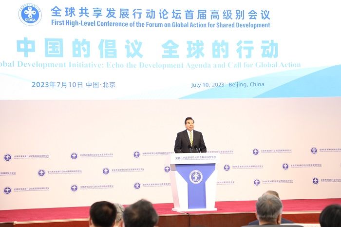 中國(guó)國(guó)家國(guó)際發(fā)展合作署署長(zhǎng)羅照輝出席全球共享發(fā)展行動(dòng)論壇首屆高級(jí)別會(huì)議開(kāi)幕式并發(fā)表歡迎致辭。中國(guó)國(guó)家國(guó)際發(fā)展合作署供圖