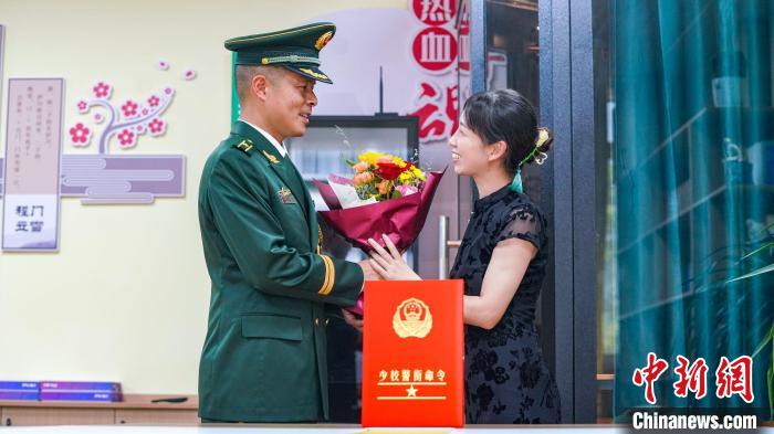 軍功章有你的一半?！堦愑?攝