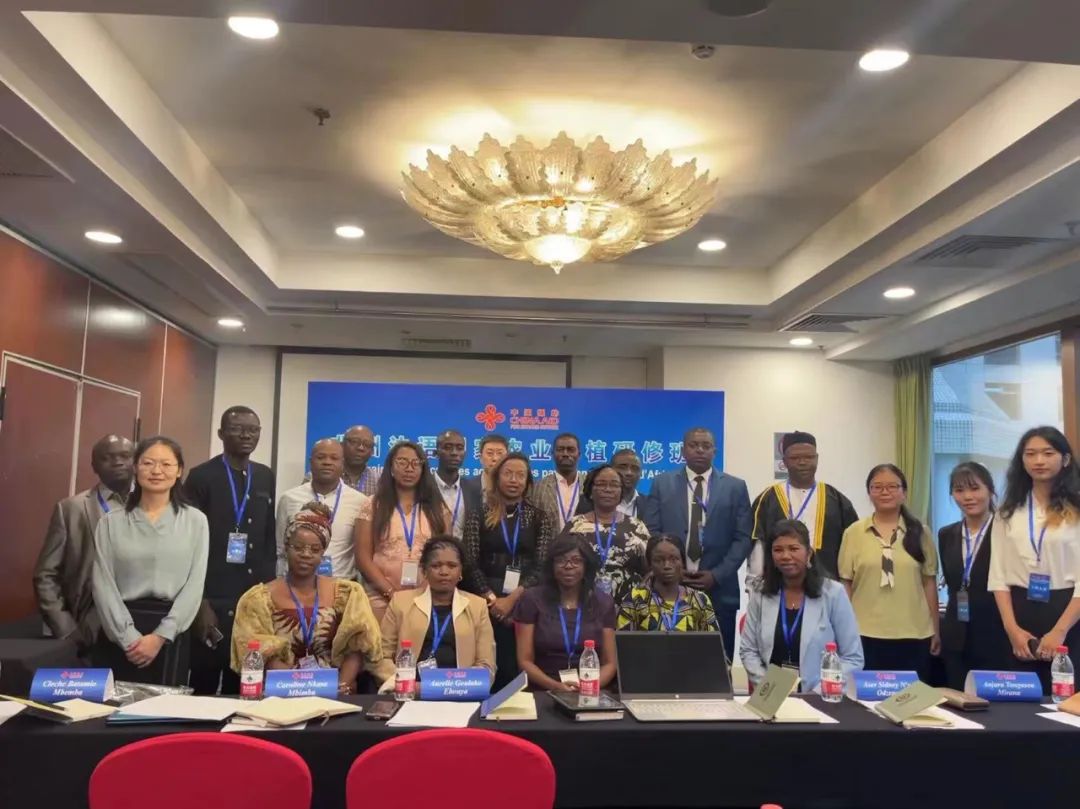 非洲法語國家農(nóng)業(yè)種植研修班學(xué)員合影 受訪單位供圖。