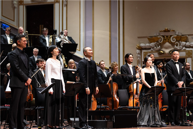 圖片說明： 8月5日，2023愛丁堡國際藝術(shù)節(jié)開幕式音樂會《慈悲頌》的演出現(xiàn)場。照片由藝術(shù)節(jié)組委會提供