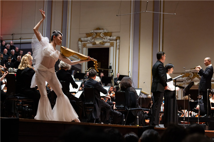 圖8月5日，2023愛丁堡國際藝術(shù)節(jié)開幕式音樂會《慈悲頌》的演出現(xiàn)場。藝術(shù)節(jié)組委會供圖