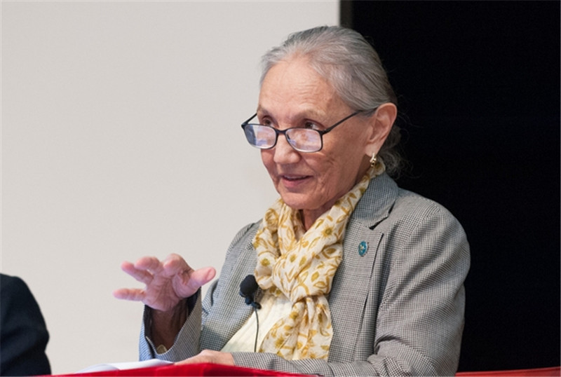 哈薩克斯坦?jié)h學(xué)家哈菲佐娃。資料圖