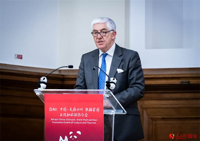 英中商業(yè)發(fā)展中心主席約翰·麥克萊恩致辭。人民網(wǎng) 郭錦標攝