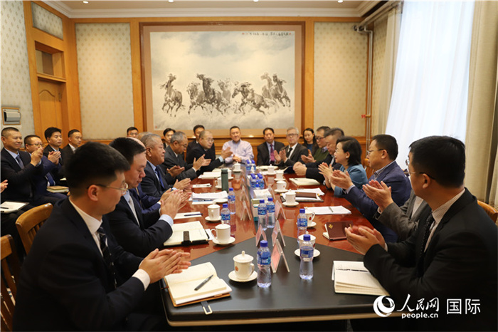 3.2023年10月30日，中國駐蒙使館座談會現(xiàn)場。人民網(wǎng)記者 霍文攝