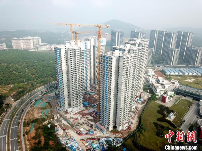 廣州一在建樓盤。 范少鵬 攝