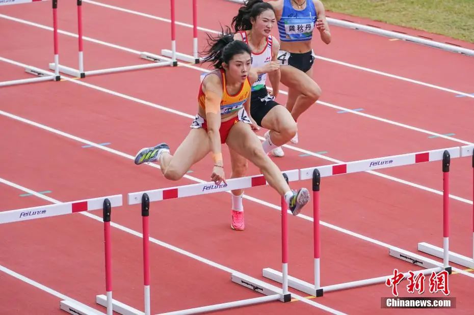 圖為吳艷妮在10日的比賽中。陳冠言 攝