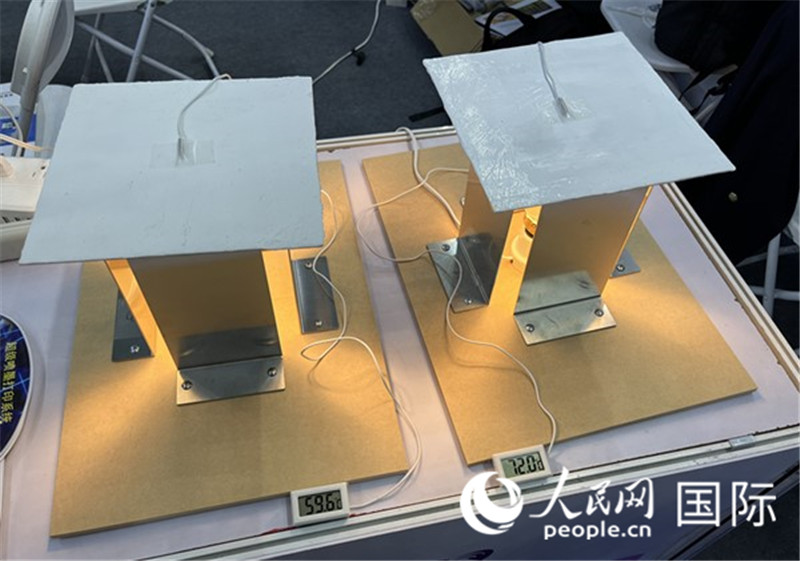 氣凝膠隔熱材料應(yīng)用效果展示。（人民網(wǎng)記者 陳思攝）