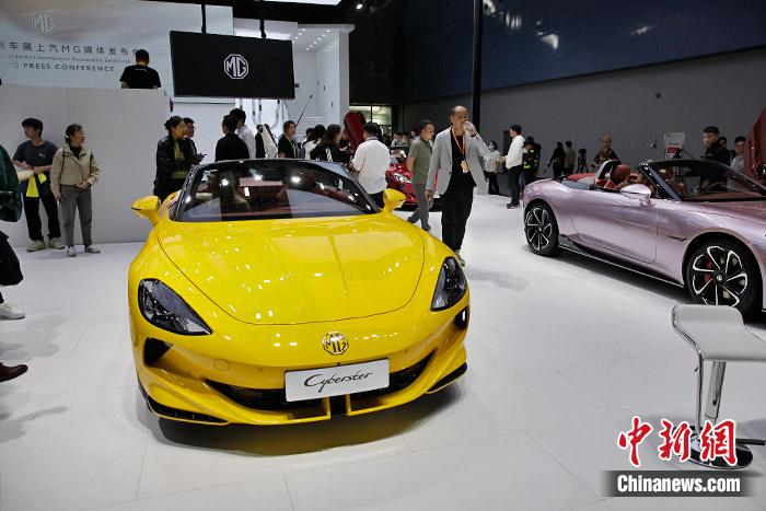 中國(guó)品牌新能源跑車。中新財(cái)經(jīng)記者 葛成 攝