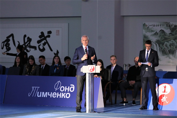 俄羅斯體育部長(zhǎng)馬特欽致辭。駐俄羅斯大使館供圖