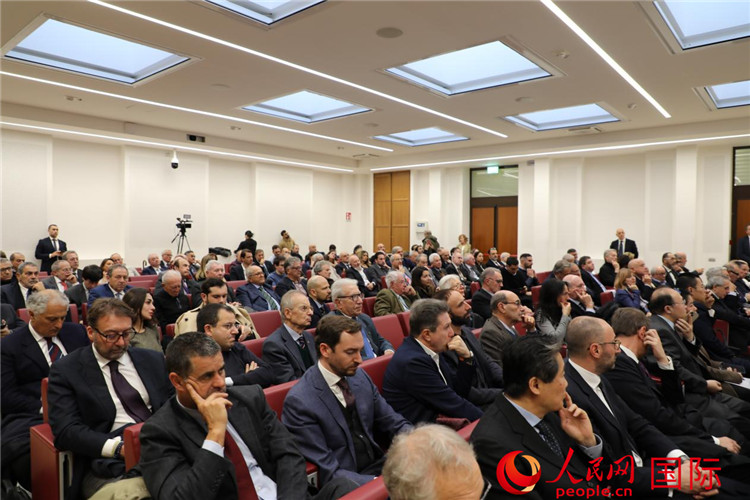 會(huì)議現(xiàn)場。人民網(wǎng)記者 謝亞宏攝