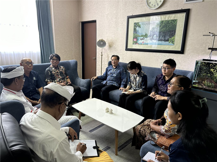 會談現(xiàn)場。巴陵康孔子學院供圖