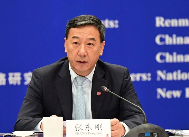 中國(guó)人民大學(xué)黨委書記、國(guó)家發(fā)展與戰(zhàn)略研究院理事長(zhǎng)張東剛作論壇開(kāi)幕致辭。主辦方供圖