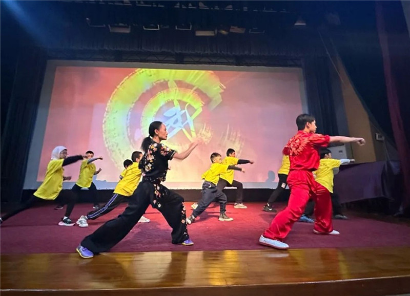 圖為2023“中華文化大樂園—埃及開羅營”閉幕式活動現(xiàn)場。主辦方供圖