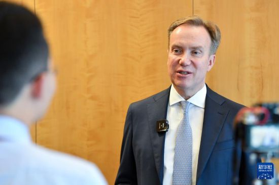 1月9日，在瑞士日內(nèi)瓦，世界經(jīng)濟(jì)論壇總裁博爾格·布倫德接受新華社記者專訪。新華社記者 連漪 攝