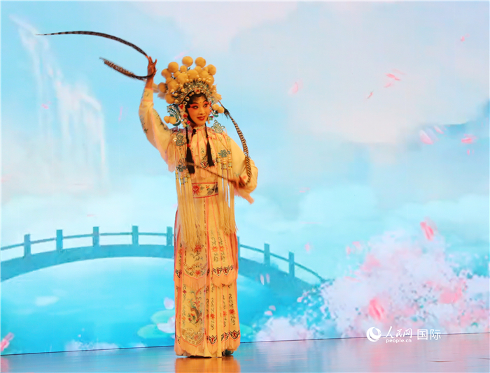 四川省成都市川劇研究院帶來了精彩的川劇演出。人民網(wǎng)記者 李志偉攝