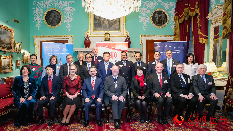 圖為2024 年倫敦金融城中國新年慈善酒會現(xiàn)場。人民網(wǎng) 郭錦標(biāo)攝