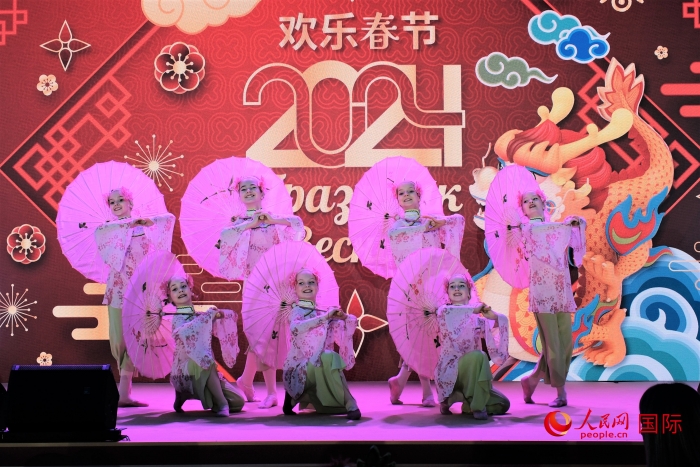 活動(dòng)現(xiàn)場(chǎng)的精彩演出。于子恒攝