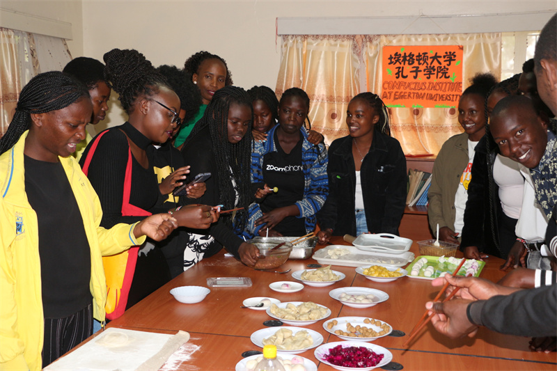 活動現(xiàn)場?？夏醽啺８耦D大學孔子學院供圖