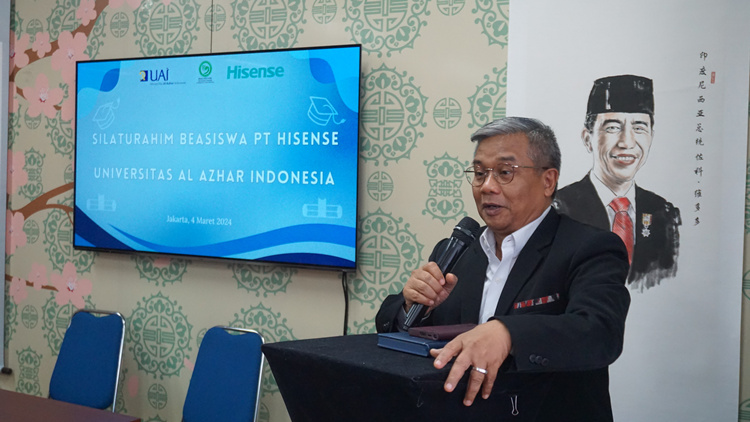 阿拉扎大學(xué)校長亞塞普致辭。阿拉扎大學(xué)孔子學(xué)院供圖