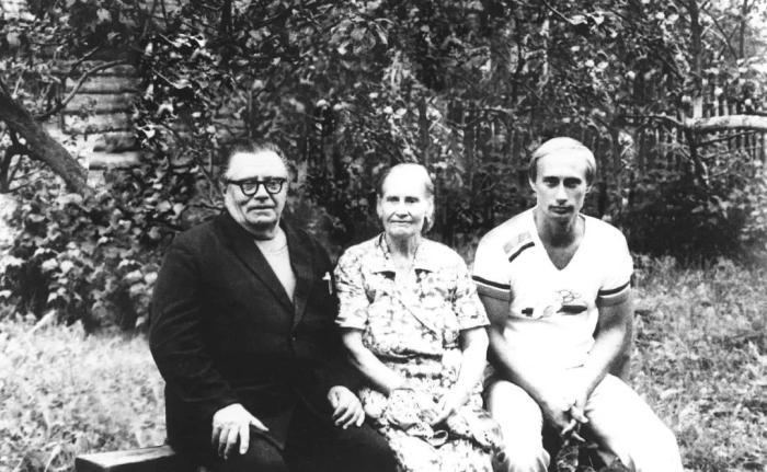 從圣彼得堡到莫斯科，普京從政大事記：下一個六年怎么走？