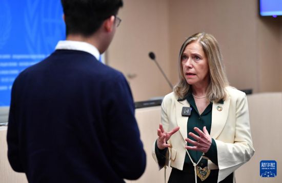 3月19日，在瑞士日內(nèi)瓦，世界氣象組織秘書長(zhǎng)塞萊絲特·紹洛接受新華社記者專訪。新華社記者 連漪 攝