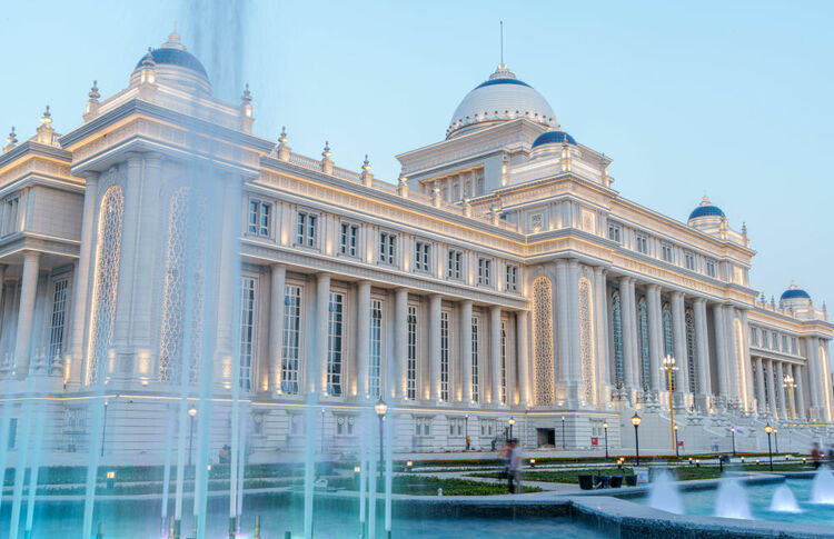 第1視點(diǎn)丨這兩座大樓，見證著中塔友誼