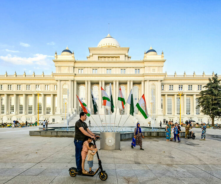 第1視點(diǎn)丨這兩座大樓，見證著中塔友誼