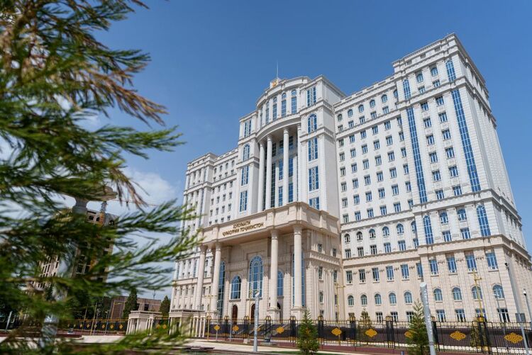 第1視點(diǎn)丨這兩座大樓，見證著中塔友誼