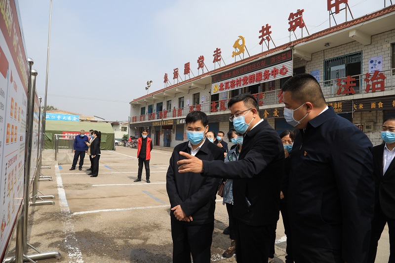 張農(nóng)壽在晉源街道北瓦窯村調(diào)研抓黨建促基層治理能力提升專項(xiàng)行動落實(shí)工作。