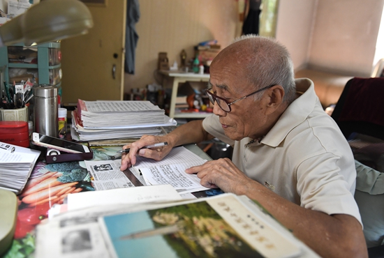 劉萬(wàn)舉撰寫(xiě)學(xué)黨史心得筆記。 受訪者供圖