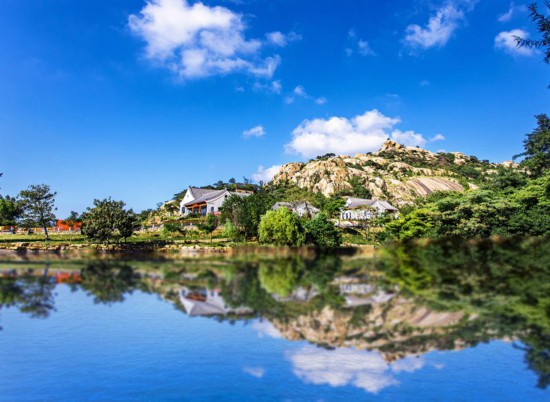 掩映于綠水青山間的朐山書院。丁躍進(jìn)攝