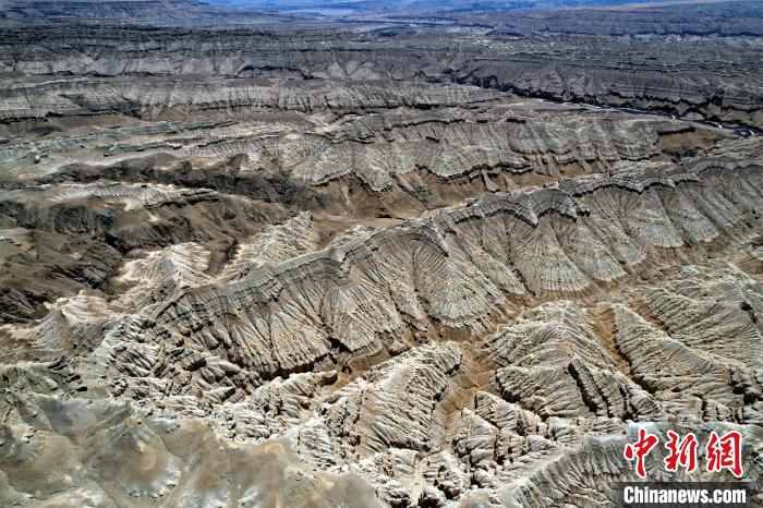 4月5日，西藏阿里札達(dá)土林。(無人機(jī)照片) 李林 攝