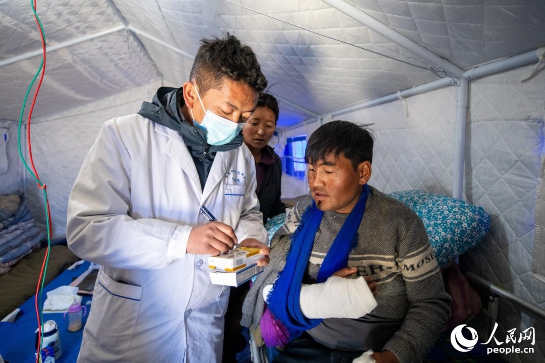 震中日記｜“謝謝，曼巴啦！”