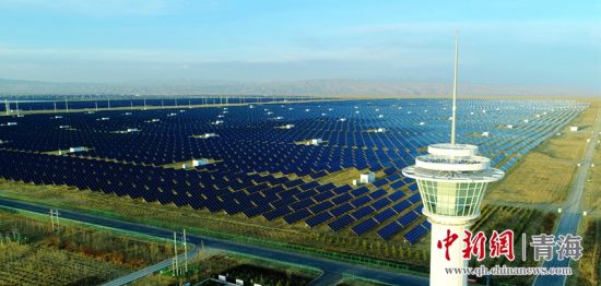 圖為青海海南光伏產(chǎn)業(yè)園區(qū)。王國棟攝