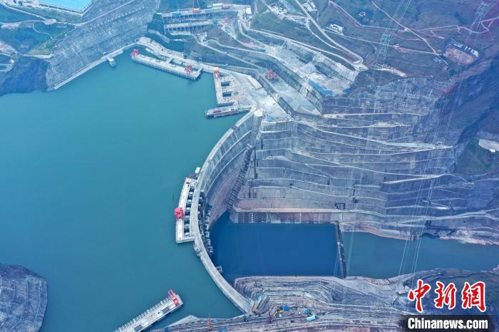 圖為白鶴灘水電站?！∷娝木止﹫D