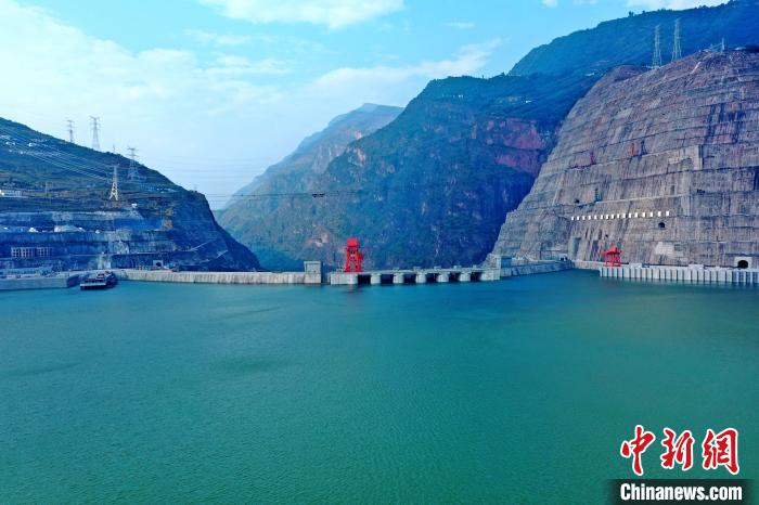 圖為白鶴灘水電站?！∷娝木止﹫D