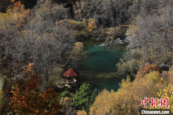 松坪溝風(fēng)光?！⑼?攝