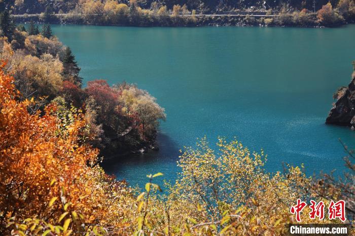 松坪溝風(fēng)光。　劉通 攝