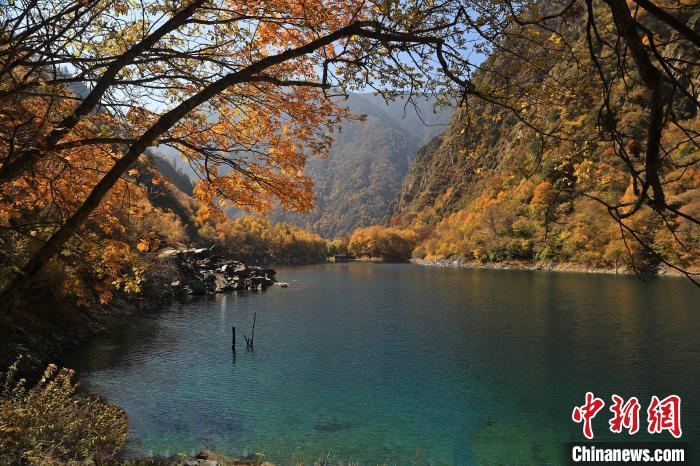 松坪溝風(fēng)光?！⑼?攝