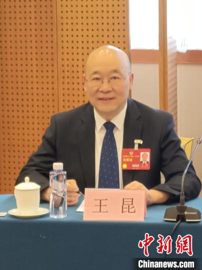 圖為全國政協(xié)委員，農工黨青海省委會主委王昆。　受訪者供圖